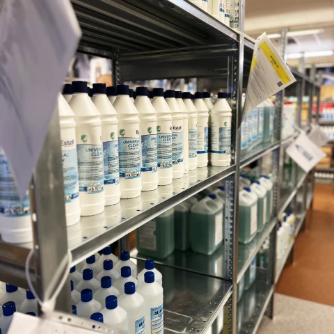 Lagerhyllor hanterade med ScanEasy WMS hos kommun-kund